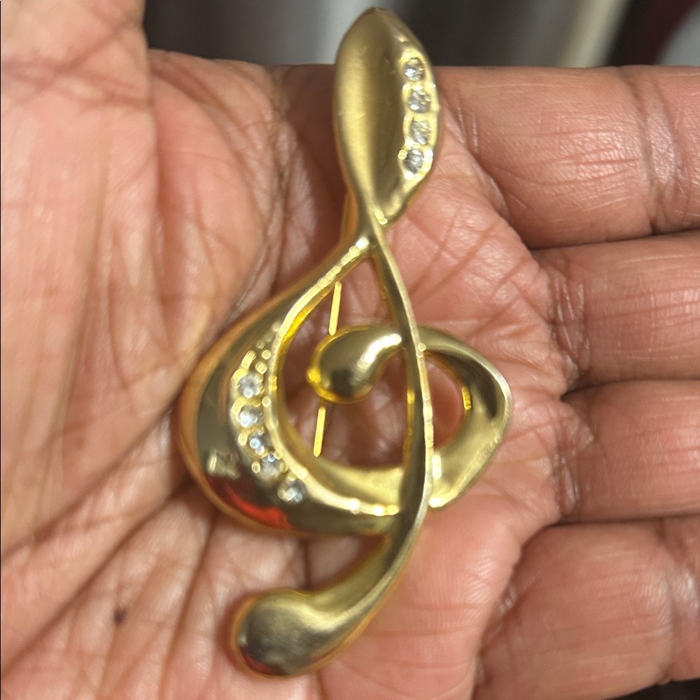 Vintage Gold Treble Clef Brooch with Crystal Details